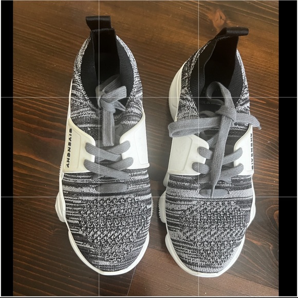 Givenchy sneakers - Picture 3 of 6